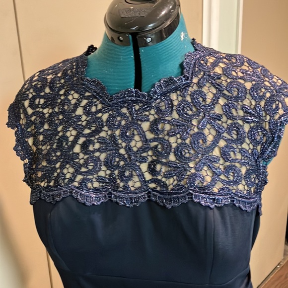 ALEX EVENINGS size 14 petite navy blue evening dress - Picture 5 of 6